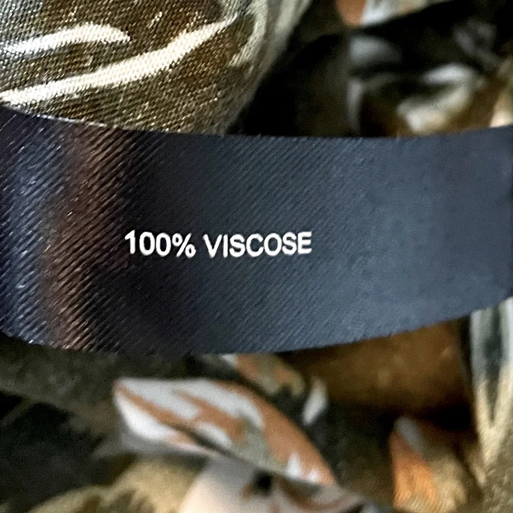 Denim & Flower Short Sleeve ButtonUp Shirt - Picture 4 of 4